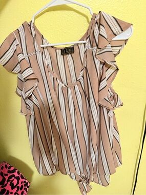 OLM Taupe & White Striped Tie-Front Flutter Sleeve Blouse